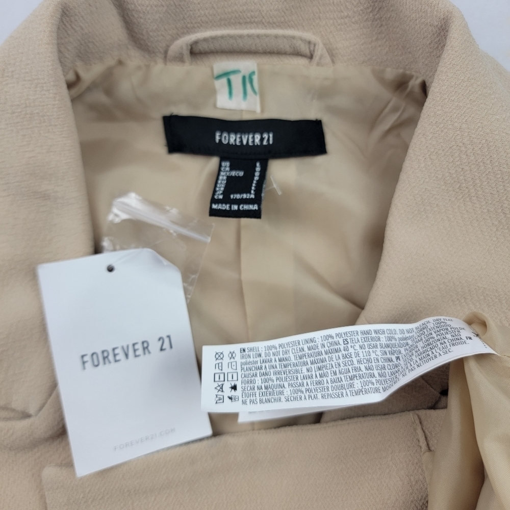 NWT Forever 21 sleeveless double breasted jacket with light shoulder pad / vest - Picture 8 of 9